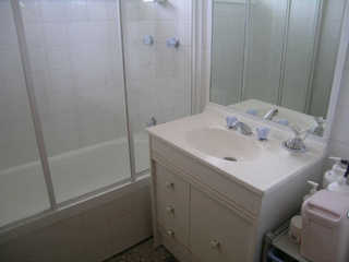 Bathroom (2007-06-18)