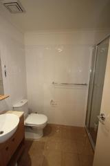Bathroom (2014-05-22)