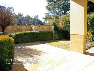 Front Courtyard (2011-07-13)
