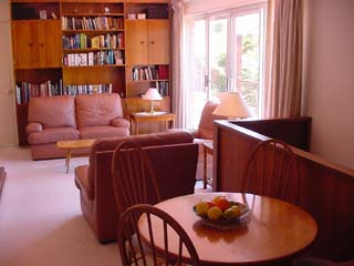 Family room (2002-08-15)