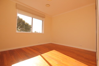 Bedroom 1 (2012-06-20)