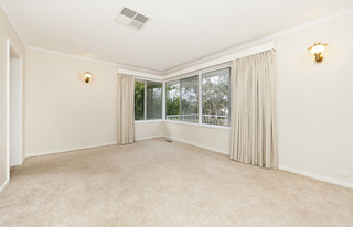 Lounge Room (2013-06-18)