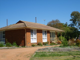 Front view (2006-10-03)