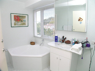 Bathroom (2004-05-27)