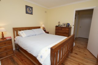 Bed 1 (2004-11-05)