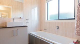 Bathroom (2019-08-08)