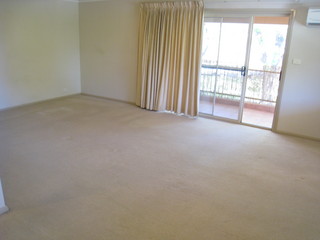Living Room (2012-08-09)