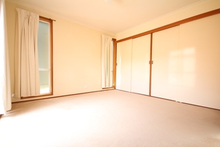 Bedroom 1 (2014-02-06)