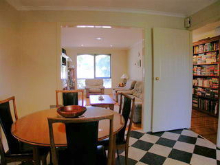 Dining to lounge (2006-04-26)