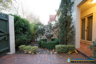 Courtyard (2006-05-18)