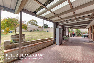 Covered entertaining area (2015-06-16)