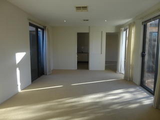 Living Room (2013-08-02)