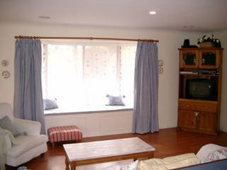 Lounge (2004-05-12)
