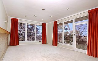 Formal living (2004-08-26)
