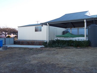 boat/caravan port (2004-06-08)