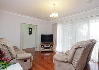 Lounge Room (2017-11-01)