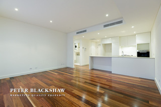 Living/kitchen (2012-05-02)