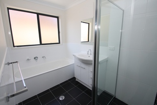 Bathroom (2013-01-22)