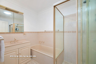 Main bathroom (2016-11-02)
