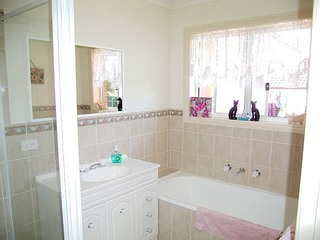 Bathroom (2004-08-17)