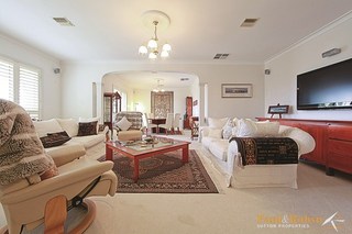 Lounge Room (2013-06-05)