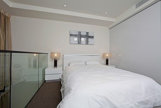 Bedroom (2015-09-07)