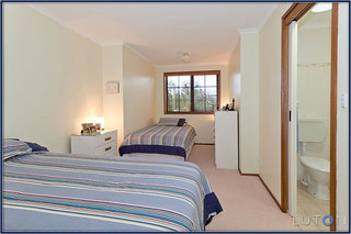 Bedroom 2 with Ensuite (2011-07-26)