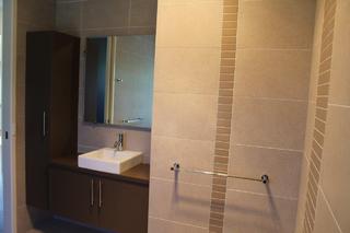 Bathroom (2017-09-28)