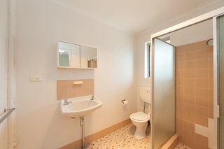Bathroom (2015-02-09)