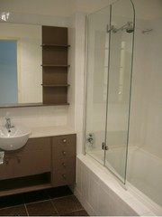 Bathroom (2011-04-19)