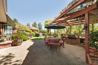 Paved entertaining area (2011-10-13)