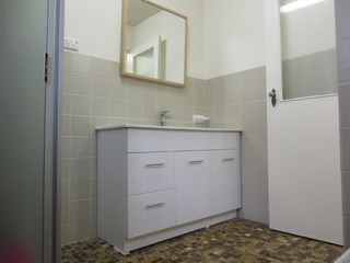 Bathroom (2015-01-07)