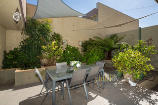 Courtyard (2019-04-23)