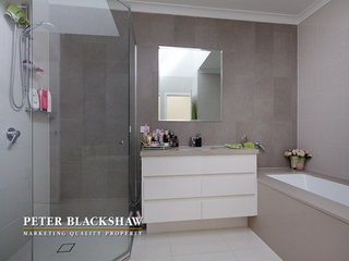 Bathroom (2011-12-13)