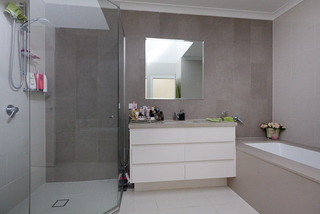 Bathroom (2011-03-30)