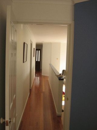 Hallway (2006-12-01)