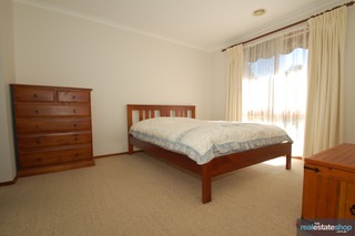 Bedroom 1 (2013-04-26)