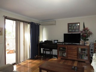 Lounge Room (2014-09-15)