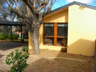 Side of House (2010-08-04)
