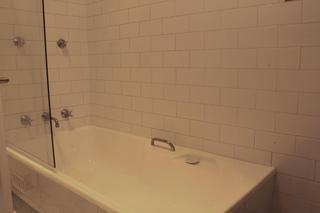 7/9 Campbell Street Wollongong - Bathroom (2015-11-20)
