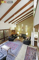 Lounge (2011-05-12)