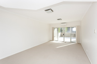 Lounge Room (2015-11-16)