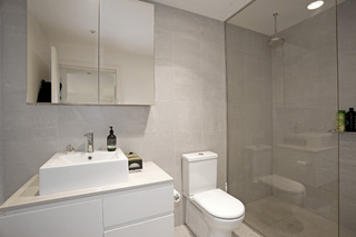 Bathroom (2016-10-27)