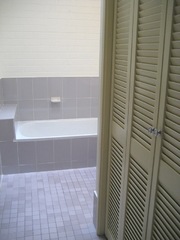 Bathroom (2012-07-18)