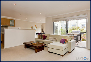 Living Room (2011-05-19)