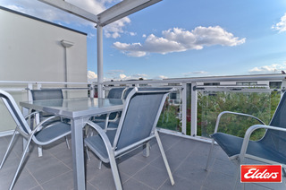 Balcony (2013-04-23)