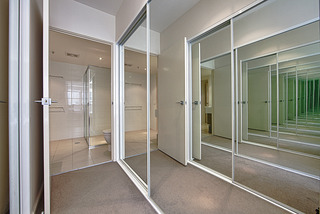 Walk in robe to bathroom (2012-06-13)