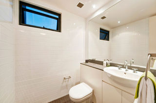 Powder Room (2011-10-27)