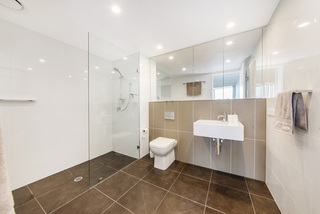 Bathroom 2 (2015-02-04)