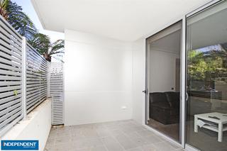 Balcony (2012-04-11)